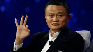 Миллион масок отправил Джек Ма из Китая в США