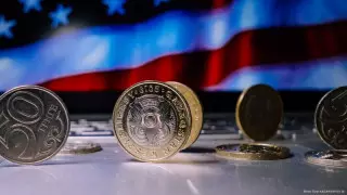 Тенге продолжает дешеветь