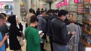 На огромные очереди в аптеках жалуются алматинцы