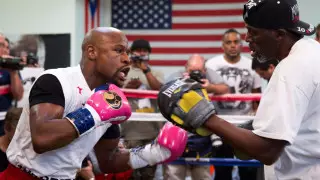 Умер тренер и дядя Флойда Мейвезера