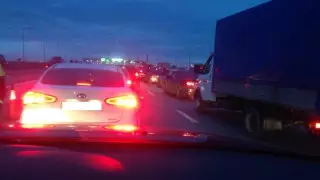 Огромная пробка растянулась на выезде из Алматы за 2 часа до начала карантина