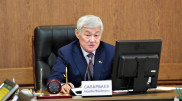 Сапарбаев призвал предприятия региона не допустить сокращения рабочих и зарплаты