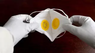 11 человек закрыли на карантин после контакта с 53-м зараженным