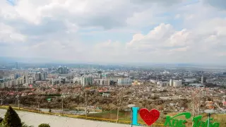 Чистое небо фотографируют жители Алматы