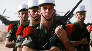 Франция из-за коронавируса выводит войска из Ирака