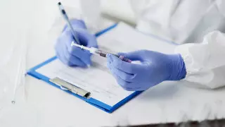 Вакцина от коронавируса в Казахстане: назван срок разработки