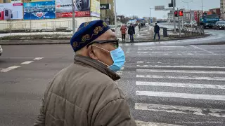 Жителям Караганды ограничат выход из дома