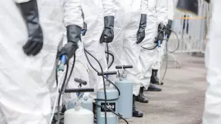 Министр рассказал, опасна ли дезинфекция для людей и животных