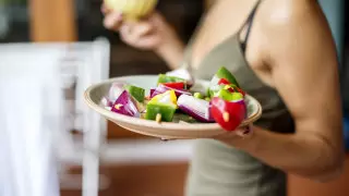 "Делайте разминку и принимайте витамины". Минздрав дал советы казахстанцам