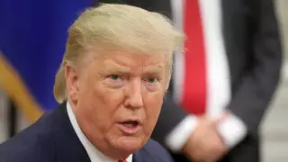 Больницы станут "зоной военных действий" - Трамп