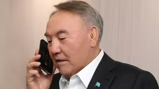 Нурсултан Назарбаев провел телефонные переговоры с акимами