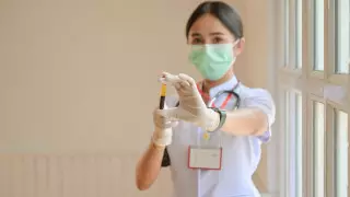 Новых случаев коронавируса в Алматы становится меньше - главный санврач