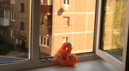 4-летний ребенок выпал из окна пятого этажа и выжил в Экибастузе