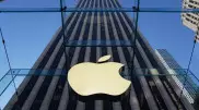 Apple начала производить маски для медиков