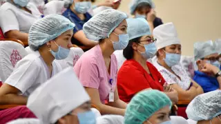 Ержан Бабакумаров встретился с медработниками клинической больницы № 4 Алматы