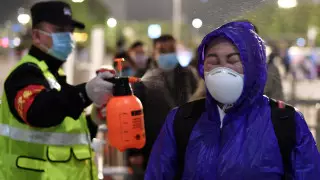 Китайский вирусолог рассказал о второй волне пандемии