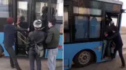 В карантинном Актобе сняли на видео давку в автобусе