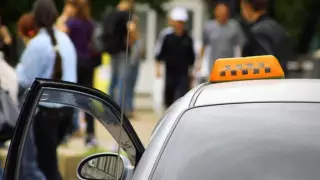 Душили веревкой: пассажиры напали на таксиста в Костанае