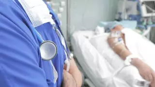 "Пойызбен құдалыққа барған". Коронавирустан қайтыс болғандар туралы не белгілі?