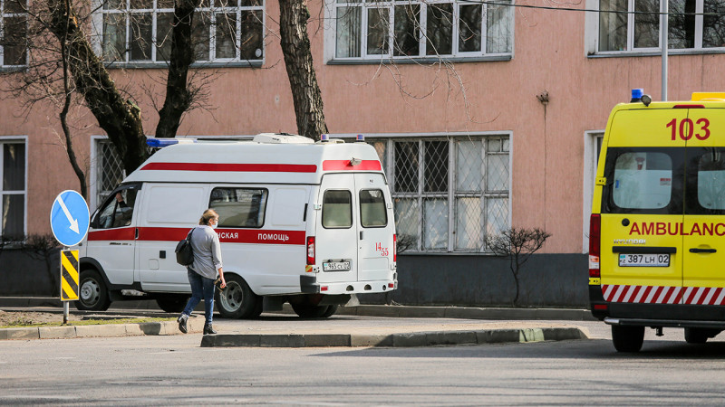 Пневмонию выявили у двух новых зараженных COVID-19 в Алматы