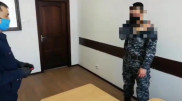 "Оставь на сигареты". Сотрудника СОБРа заставили снять погоны