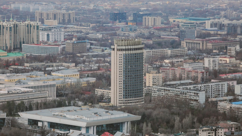 Нерабочий режим продлили в Алматы