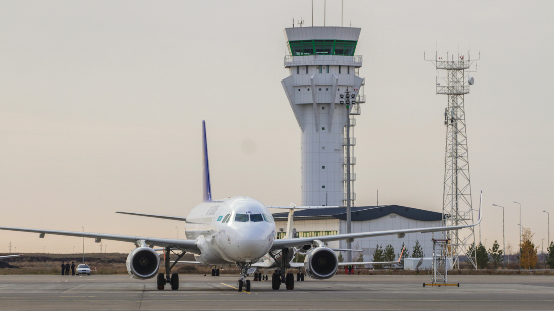 Air astana алматы. Аэропорт Нурсултан. Аэропорт Нурсултан Назарбаев. Аэропорт в Атырау Казахстан. Казахстан аэропорт Алматы.