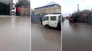 Улицы Алматы подтопило из-за дождя