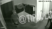 Избиение девушки в подъезде попало на видео в Павлодаре