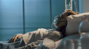Пациент с COVID-19 находится в крайне тяжелом состоянии в Алматы