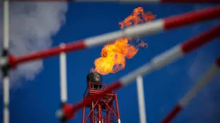 Российская нефть Urals ушла в "минус" вслед за американской WTI