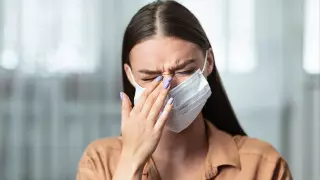 На покраснение глаз и конъюнктивит просят обращать внимание казахстанцев