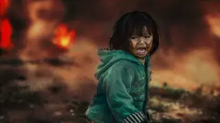 Ребенок в огне и медведь на "лысом" леднике. Тревожные снимки Climate Change 2020