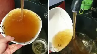 На коричневую воду в кране пожаловались жители Уральска