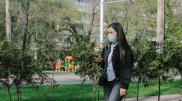 Ношение масок на улице неэффективно - главный санврач Алматы