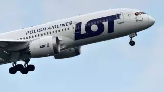 Казахстанцы смогут вернуться из Польши транзитным рейсом