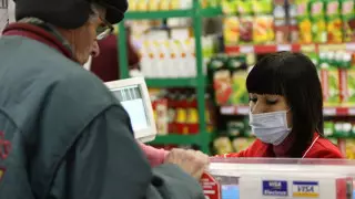 "Люди стали агрессивнее" - продавцы магазинов о работе в карантинном Алматы