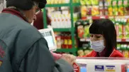 "Люди стали агрессивнее" - продавцы магазинов о работе в карантинном Алматы