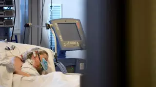 "Қазір өліп кететіндей жөтелдім". Коронавирусты жеңгендердің әңгімесі