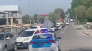 "Дачники поехали": огромную пробку сняли на видео в Алматы