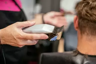 Парикмахерским в Нур-Султане разрешили работать при спецусловиях