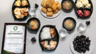 Ифтар для нуждающихся от Magnum: покупатель жертвует блюдо, торговая сеть добавляет еще одно