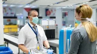 Казахстанцев не пустили в самолет без медицинской справки