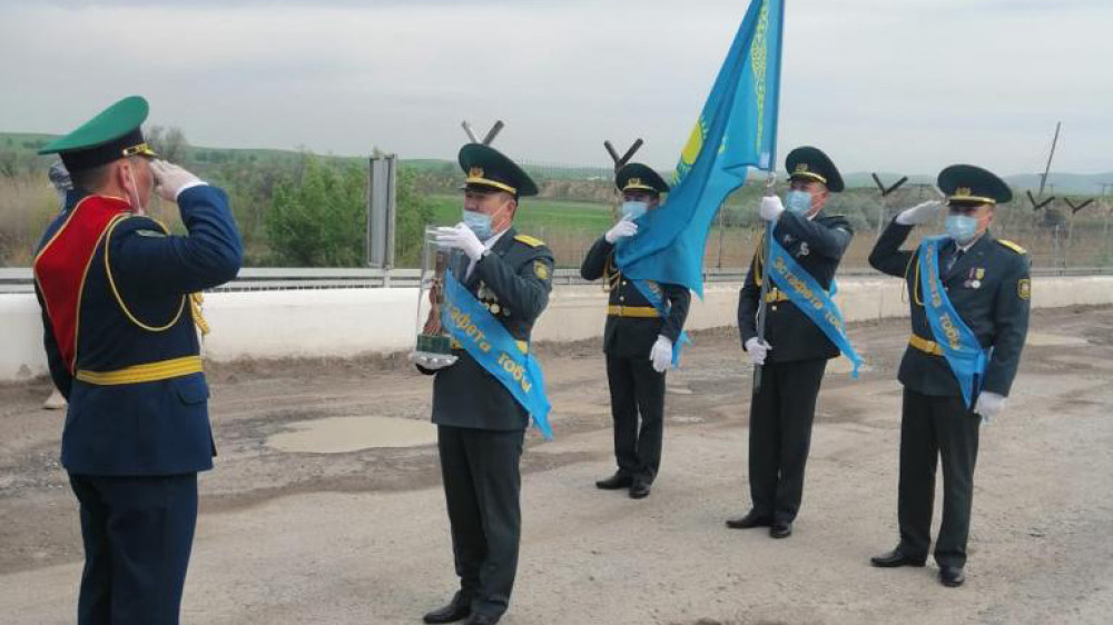 Казахстан пограничник на
