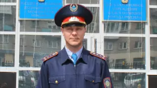 Полицейский спас троих детей из пожара в ВКО