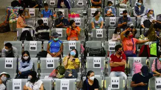 "Метеорит, мутация, Ухандағы зертхана" - COVID-19-дың шыққаны туралы болжамдар