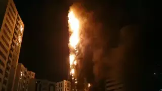 12 человек пострадали при пожаре в небоскребе в ОАЭ