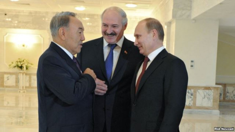 Нурсултан Назарбаев, Александр Лукашенко и Владимир Путин. Фото РИА Новости©