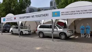 Алматинцы могут сдать тест на коронавирус, не выходя из машины