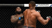 Тяжеловес из UFC за несколько секунд нокаутировал небитого бойца